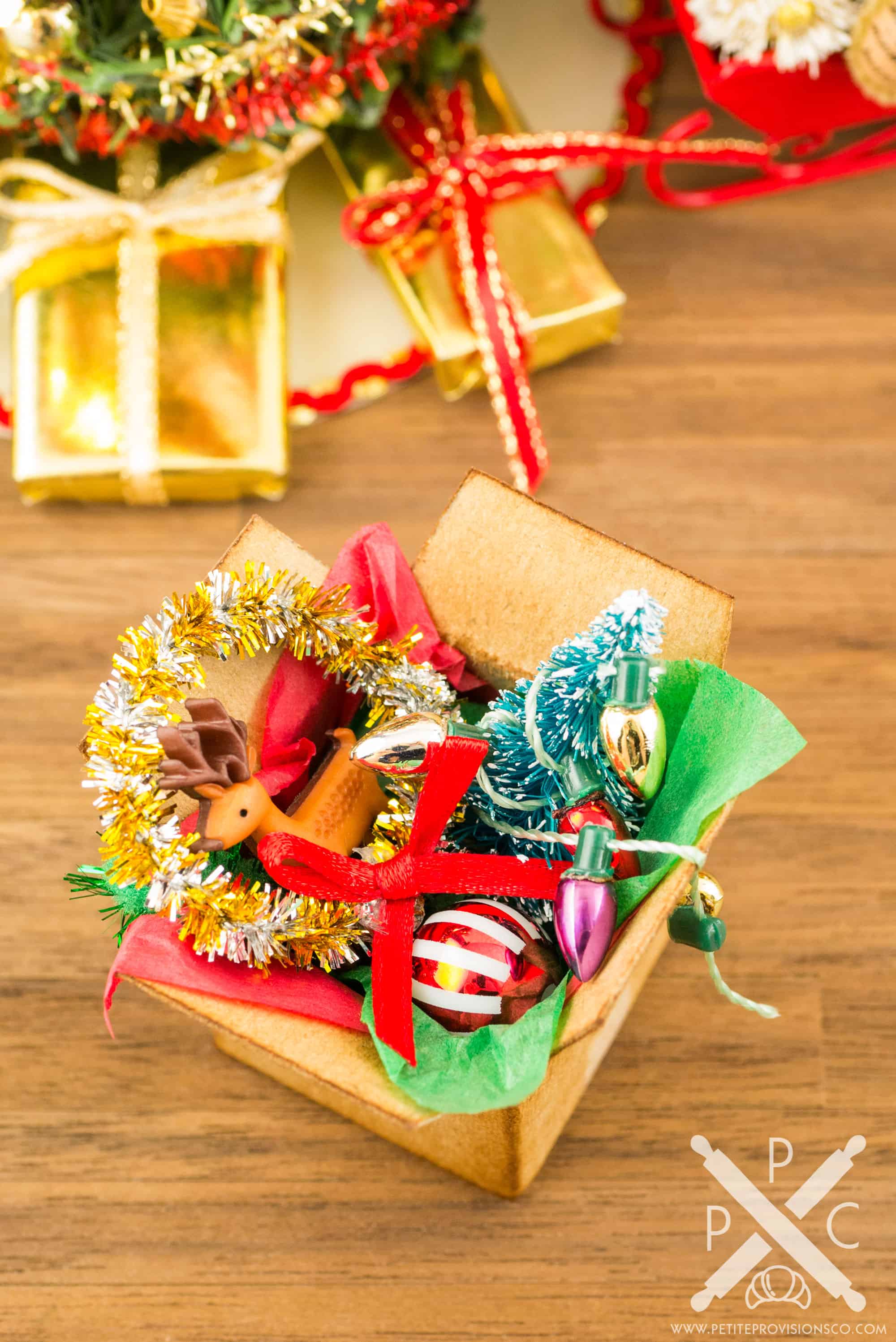 Dollhouse Miniature Christmas Decorations in Cardboard Box ...